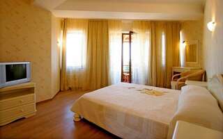 Гостиница Вилла Балгатура Гурзуф 2-уровневые трехкомнатные апартаменты  с видовой террасой № 702-1