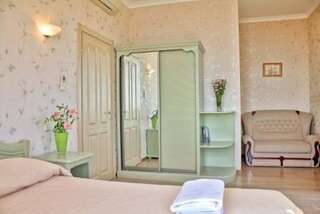 Гостиница Вилла Балгатура Гурзуф 2-уровневые двухкомнатные апартаменты  с видовыми балконами  № 404-3