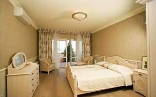 Гостиница Вилла Балгатура Гурзуф 3-уровневые пятикомнатные апартаменты с видовой террасой № 504-1