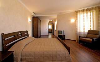 Гостиница Вилла Балгатура Гурзуф 4-уровневые четырехкомнатные апартаменты с видовой террасой № 701-1