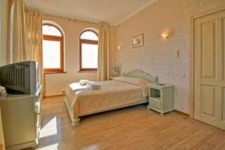 Гостиница Вилла Балгатура Гурзуф 2-уровневые двухкомнатные апартаменты  с видовыми балконами  № 404-2